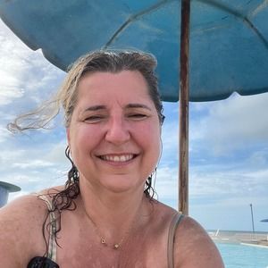 Meet your Posher, Eliane